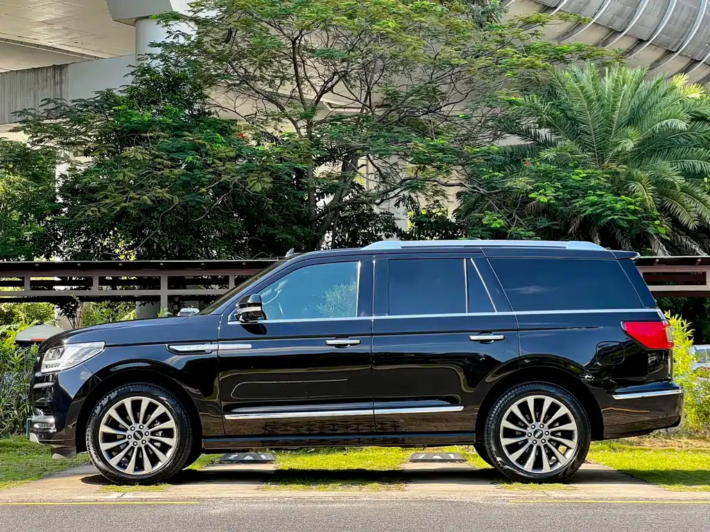 Lincoln Navigator 2020