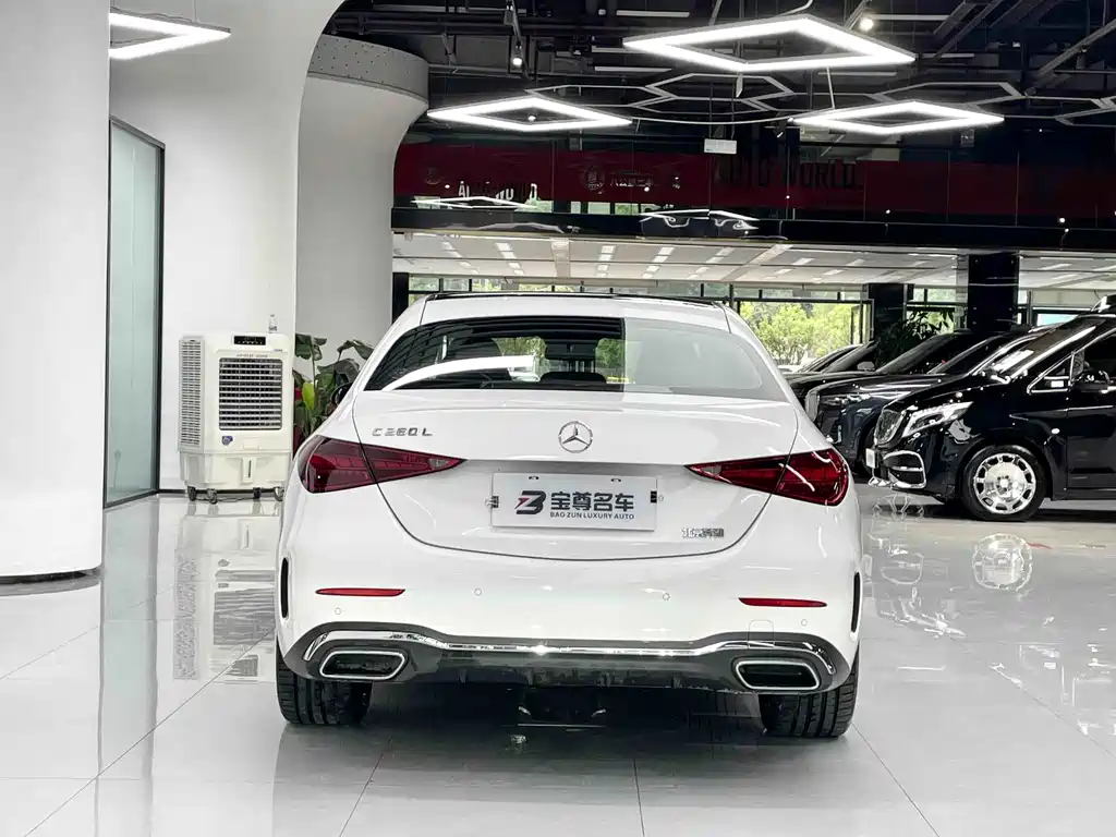 Mercedes-Benz C-Class 2023 — фото 11