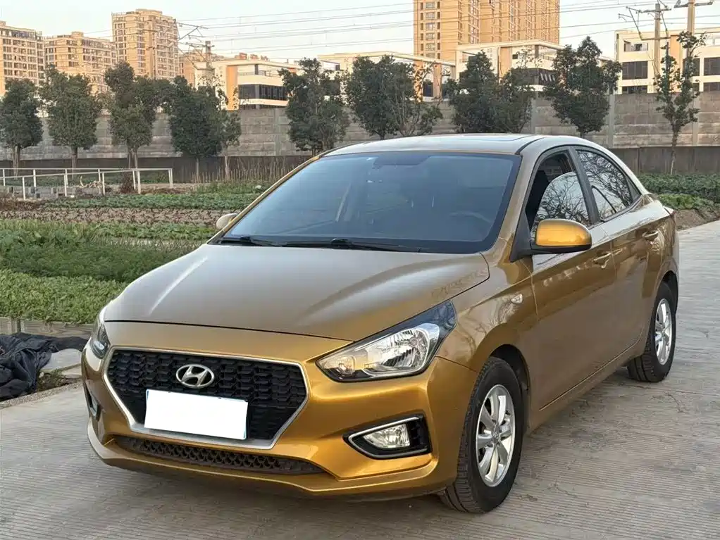 Hyundai Verna 2017 — фото 1