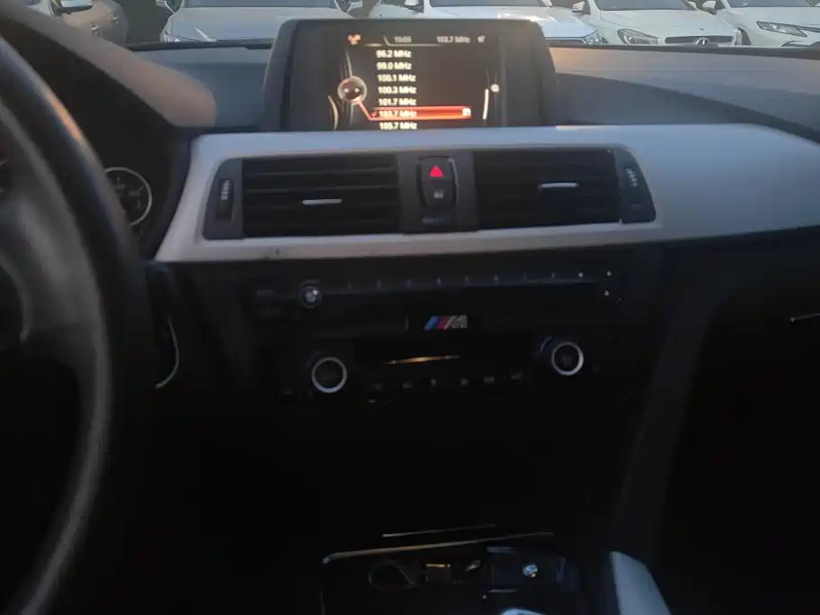 BMW 3 Series 2015 — фото 13