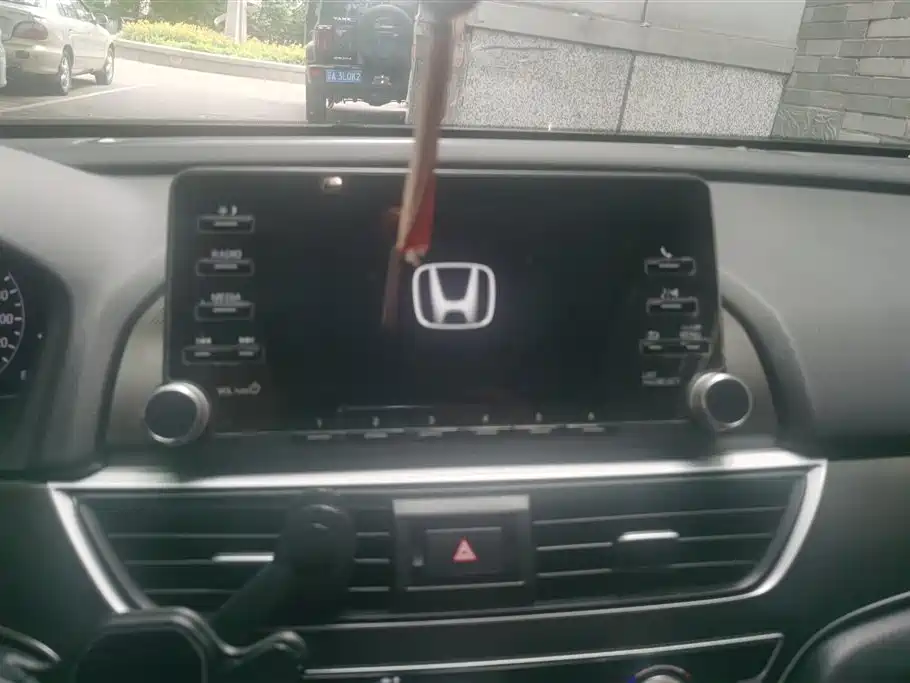 Honda Accord 2019 — фото 13