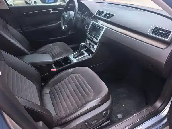 Volkswagen Magotan 2012