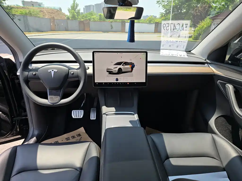 Tesla Model Y 2022 — фото 10