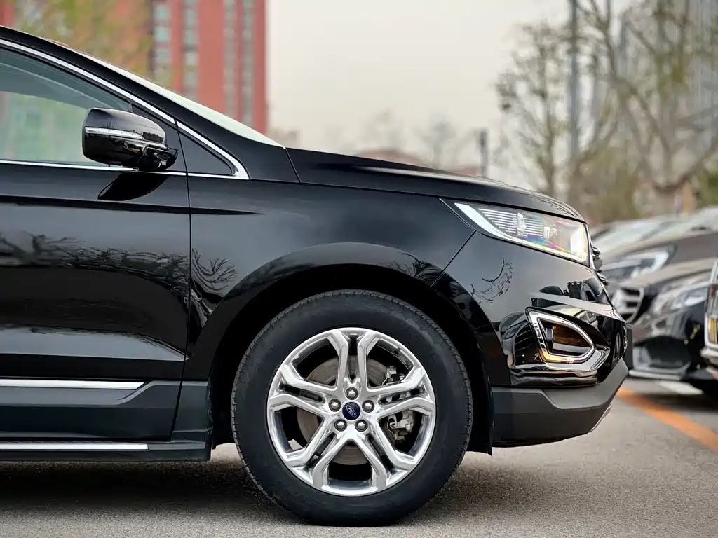 Ford Edge 2017 — фото 44