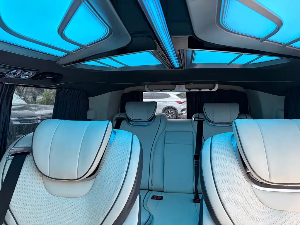 Mercedes-Benz Vito 2023 — фото 12