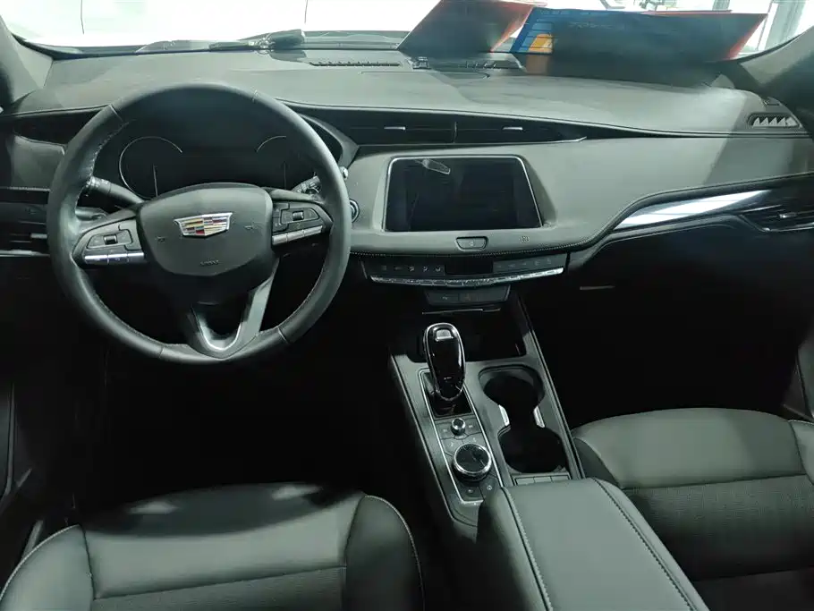 Cadillac XT4 2020 — фото 12