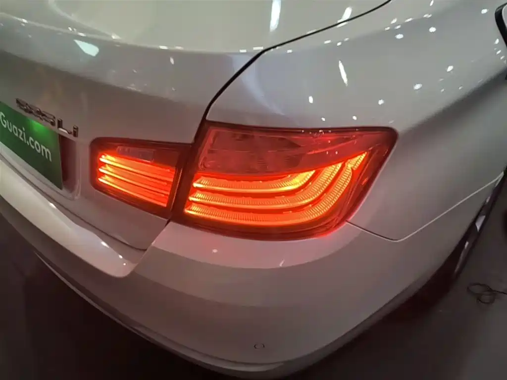 BMW 5 Series 2015 — фото 8