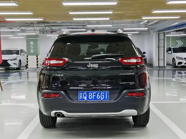 Jeep Cherokee 2021