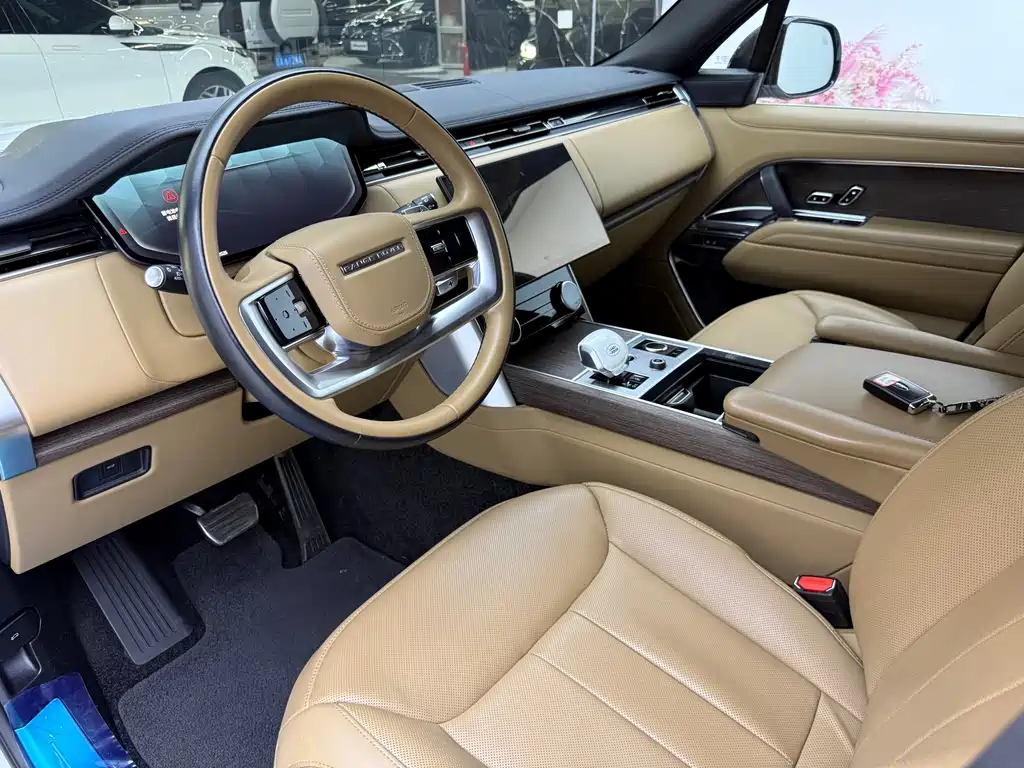 Land Rover Range Rover 2023 — фото 13