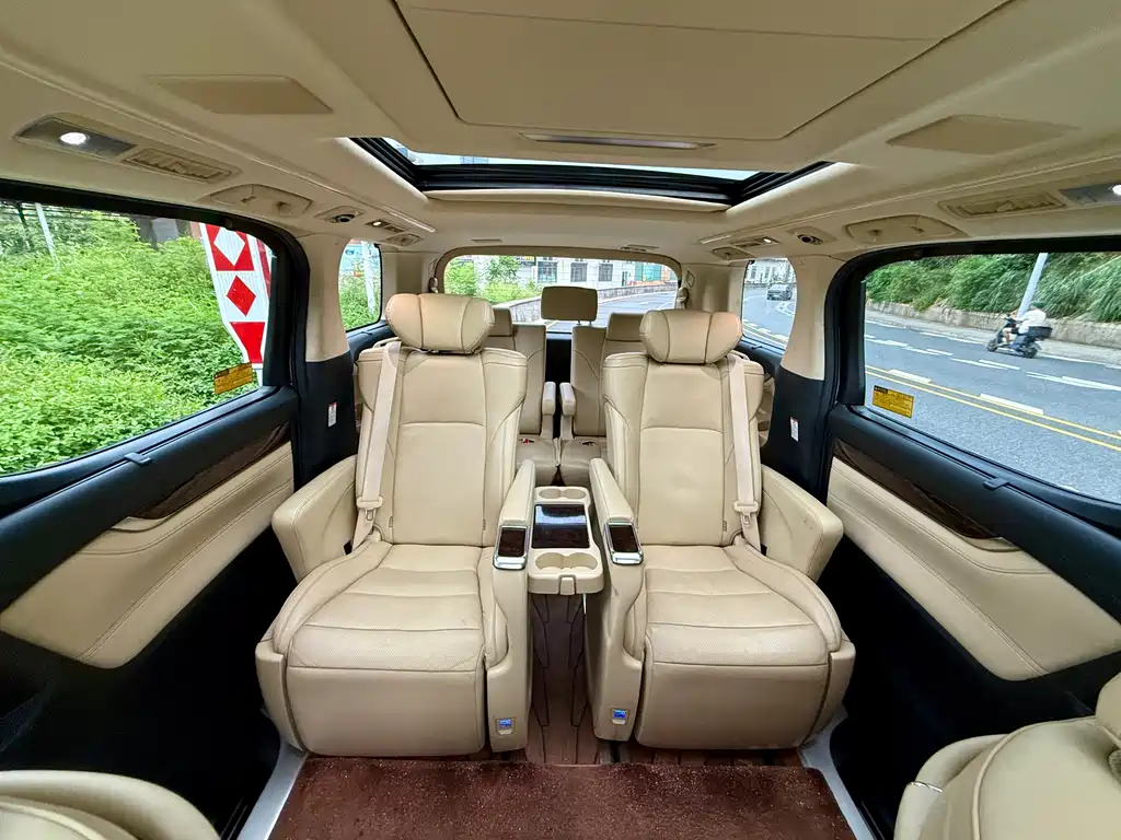 Toyota Alphard 2019 — фото 12