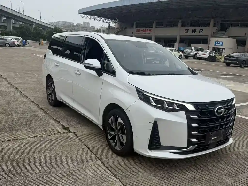 GAC Motor Trumpchi M6 2022 — фото 3