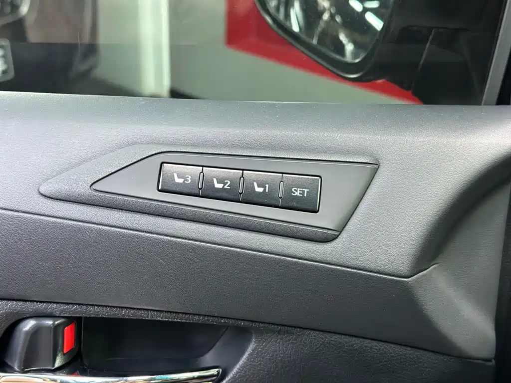 Toyota Alphard 2019 — фото 21