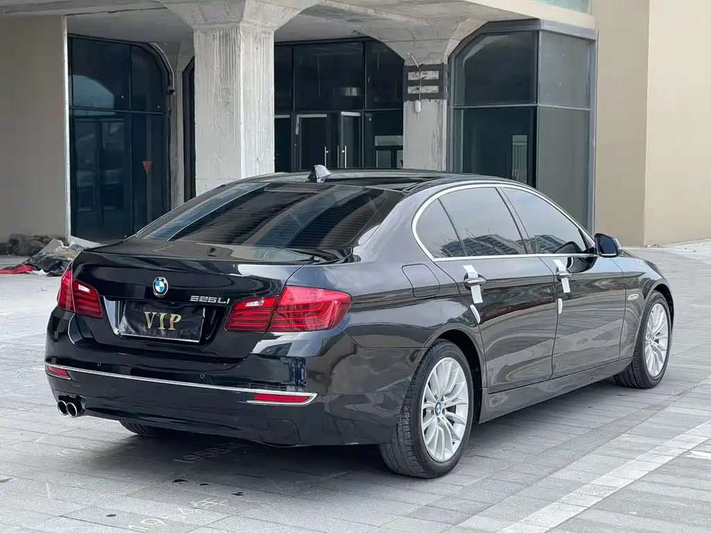 BMW 5 Series 2015 — фото 7
