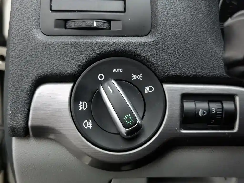 Skoda Octavia 2011 — фото 21