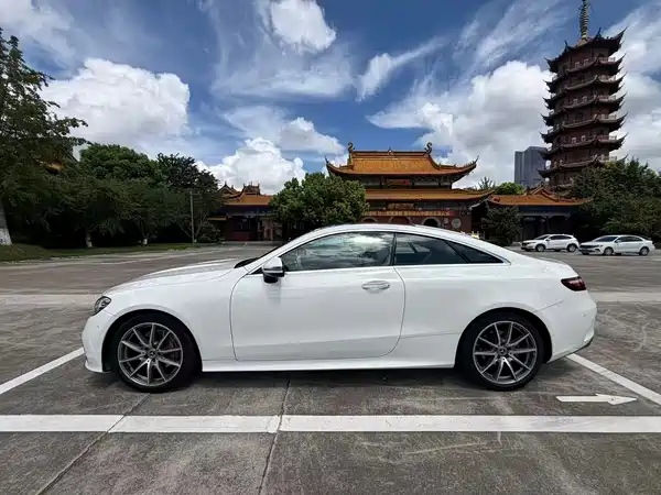 Mercedes-Benz E-Class 2022