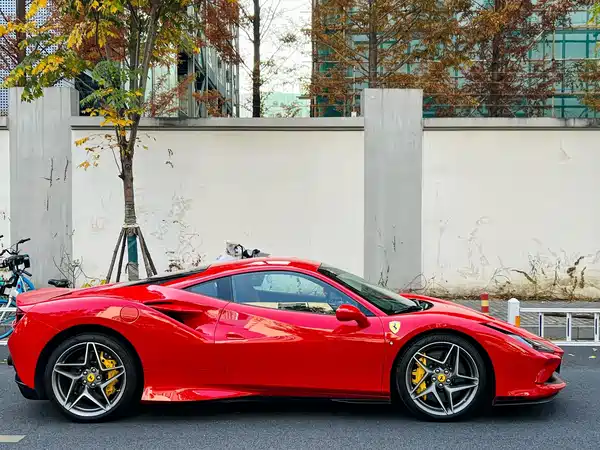 Ferrari F8 2022
