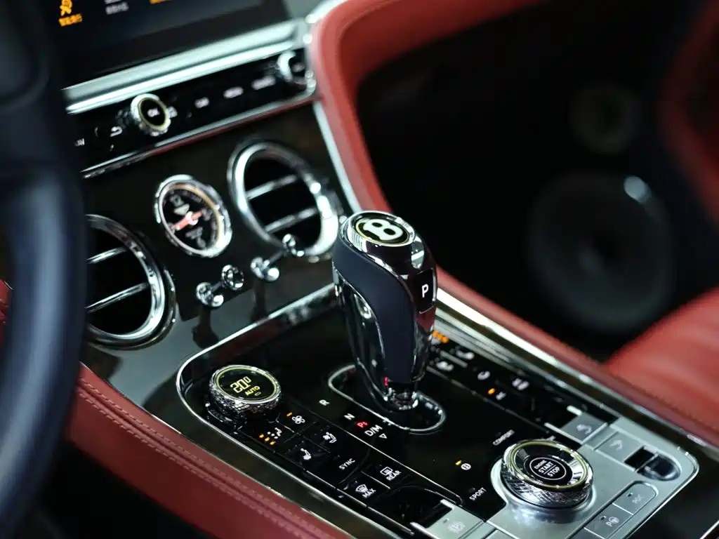 Bentley Continental 2019 — фото 12