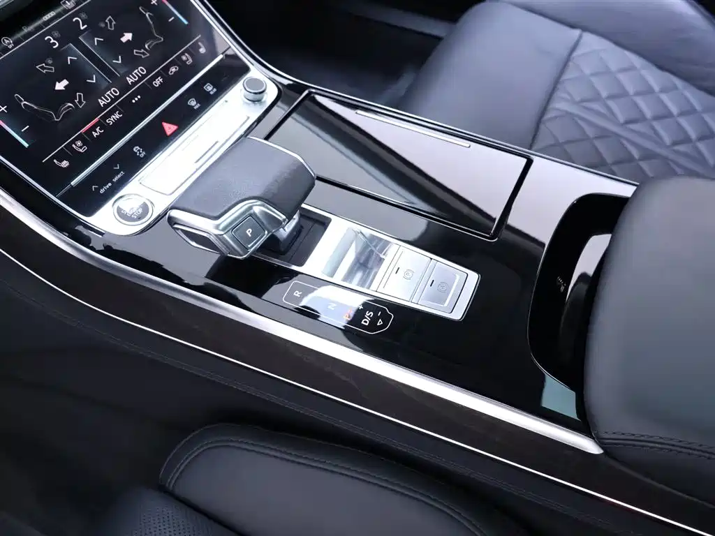 Audi A8 2023 — фото 12