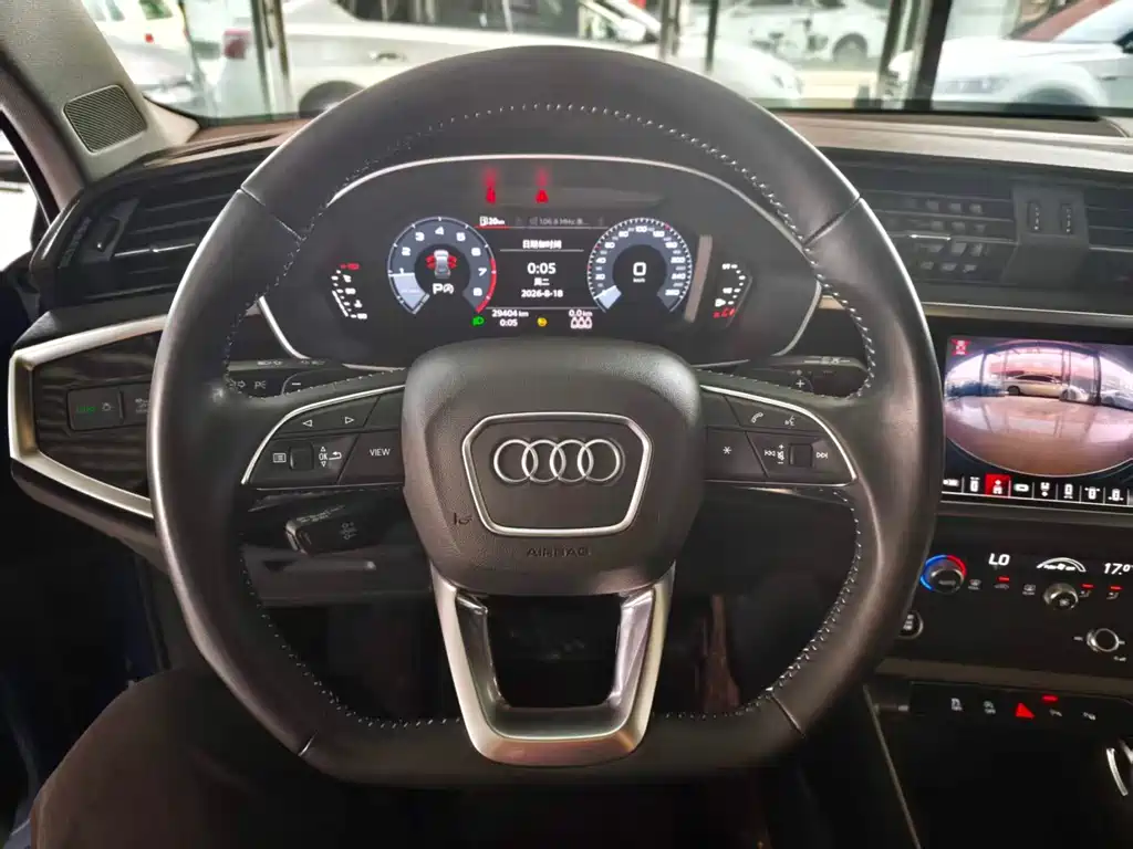 Audi Q3 2021 — фото 12