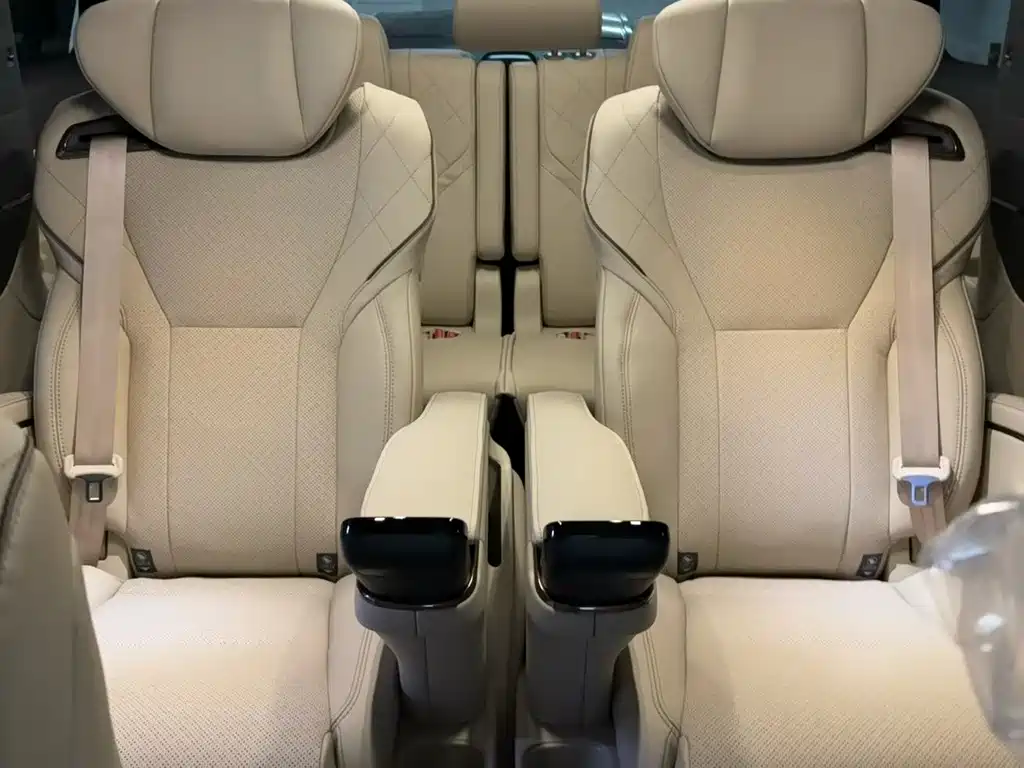 Toyota Alphard 2023 — фото 7