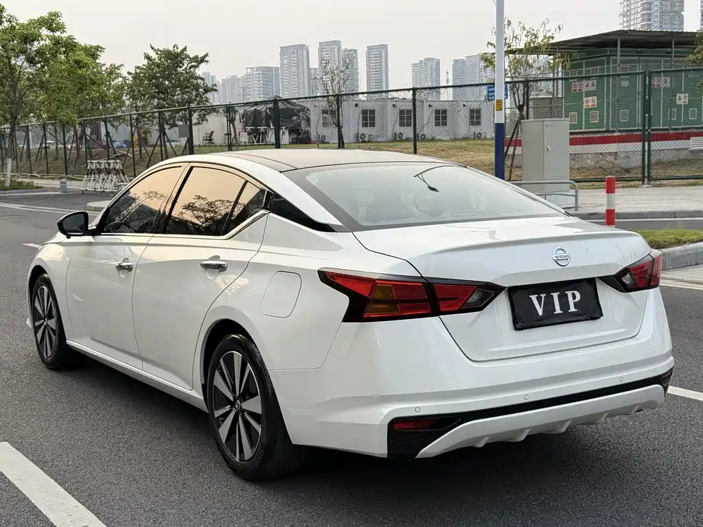 Nissan Teana 2022 — фото 10
