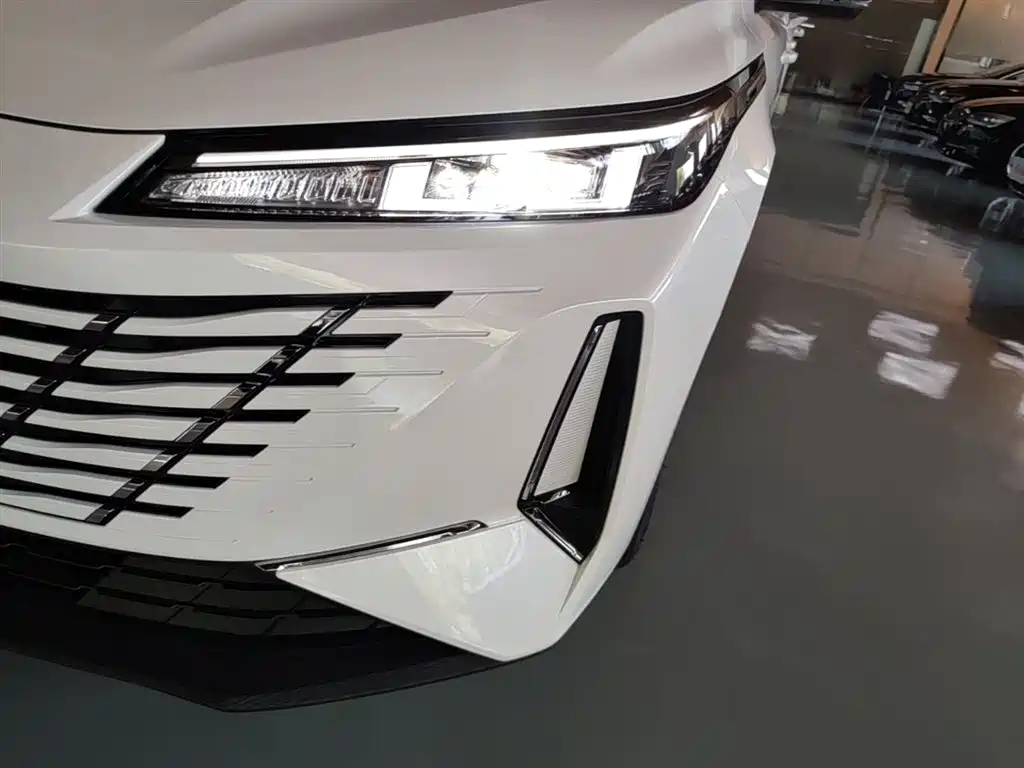 Changan Eado PHEV 2026 — фото 24