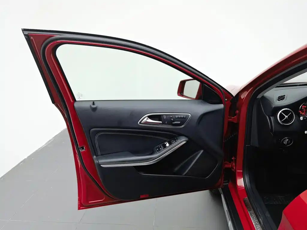 Mercedes-Benz GLA 2015 — фото 8