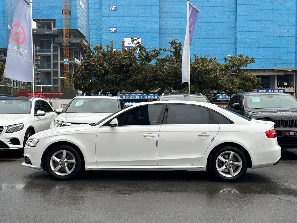 Audi A4L 2016