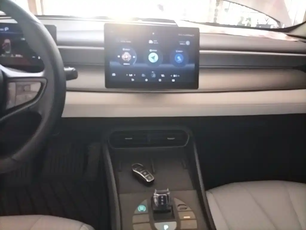 BYD Seal 05 DM-i 2025 — фото 13