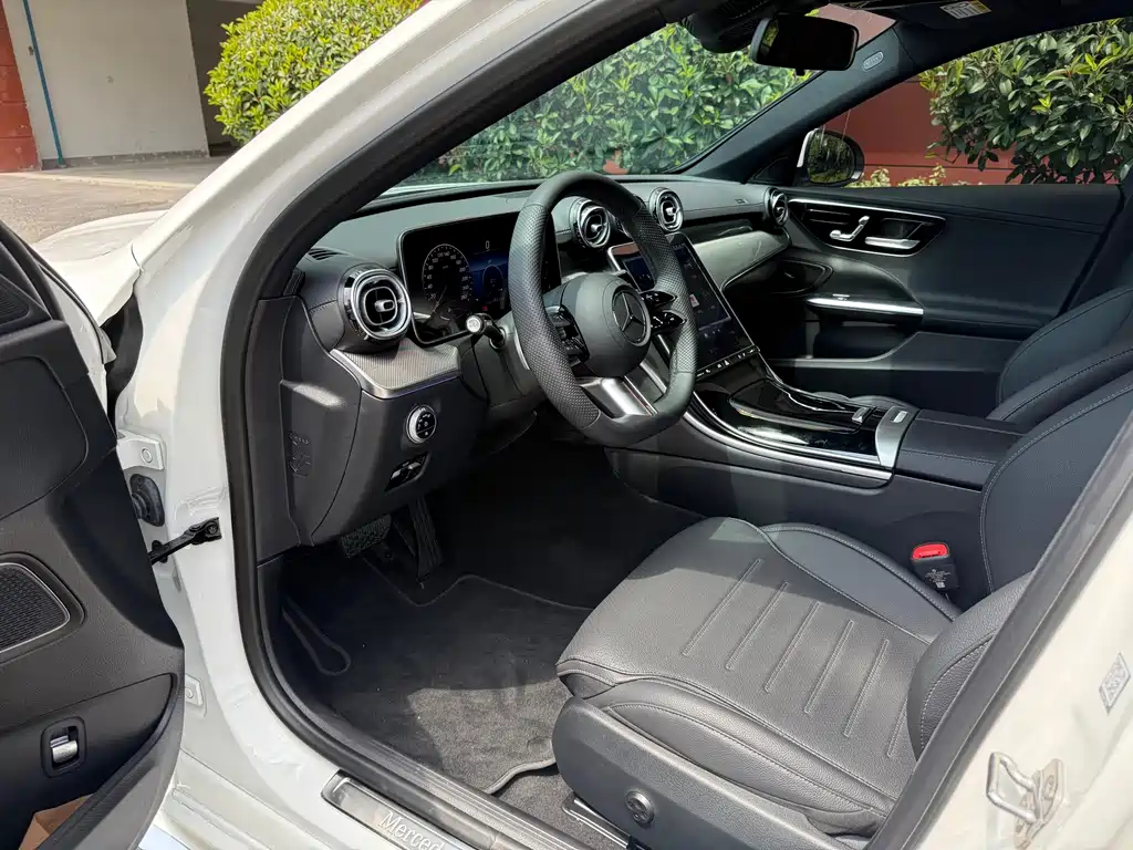 Mercedes-Benz C-Class 2023 — фото 19