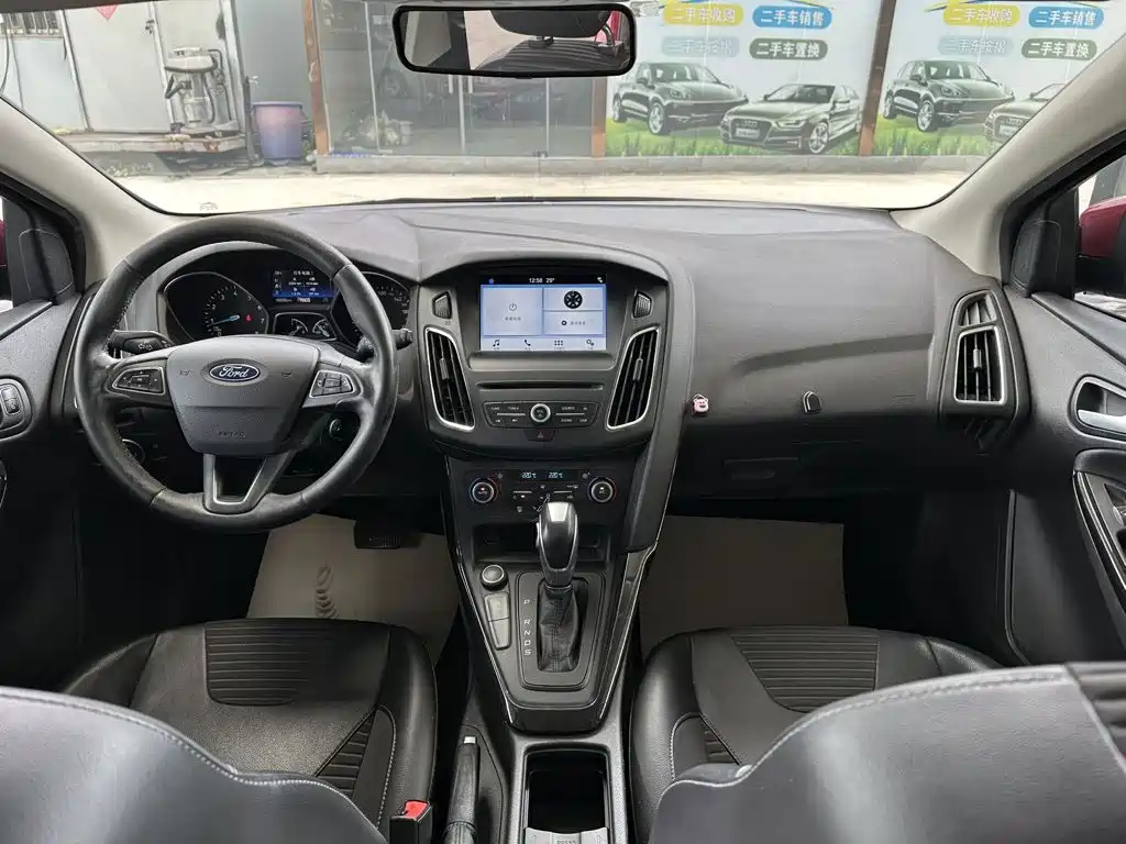 Ford Focus 2017 — фото 11