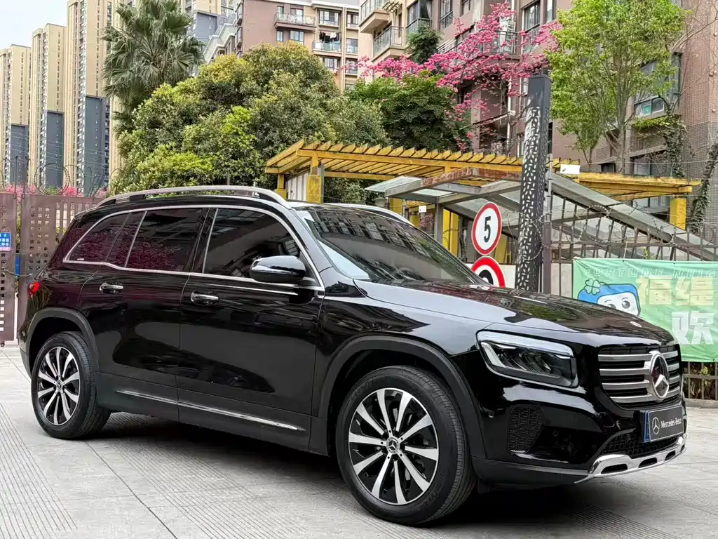Mercedes-Benz GLB 2025 — фото 2