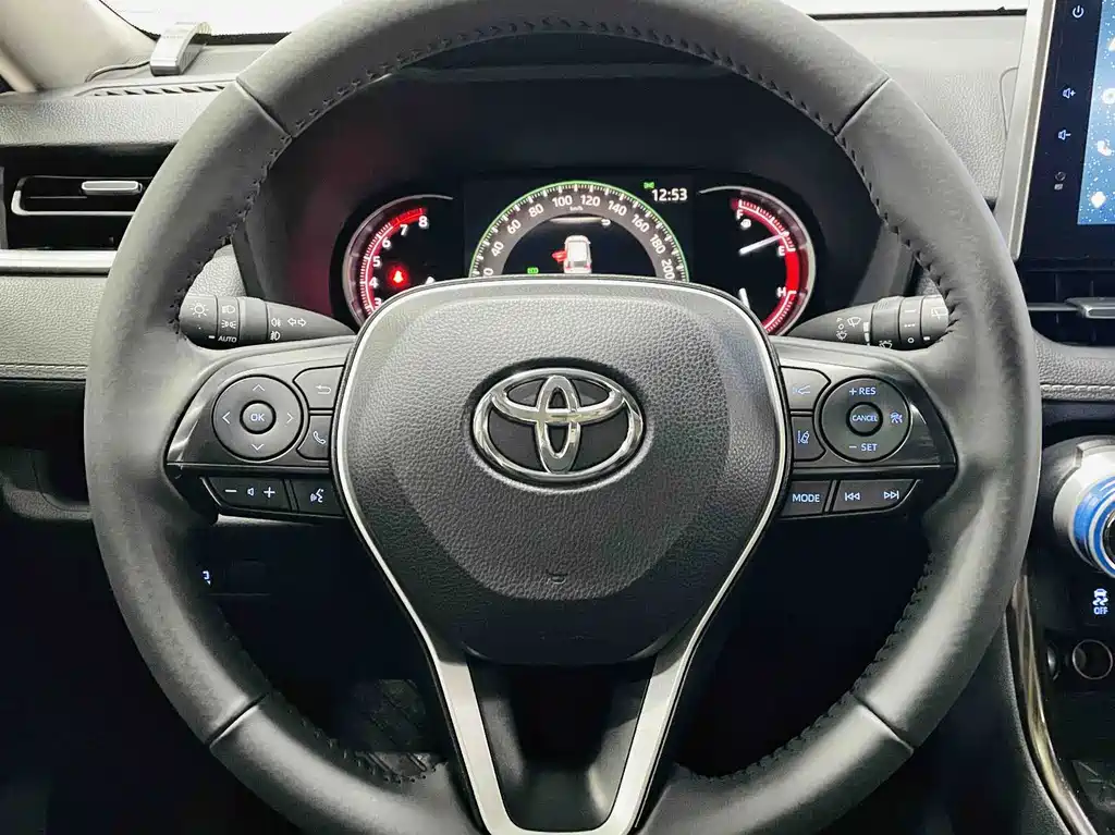 Toyota RAV4 2021 — фото 14