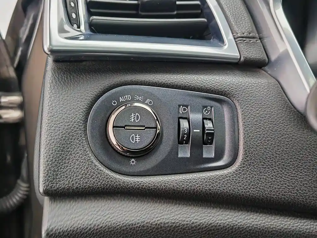 Cadillac SRX 2014 — фото 21