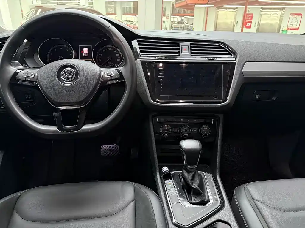 Volkswagen Tiguan L 2021 — фото 10