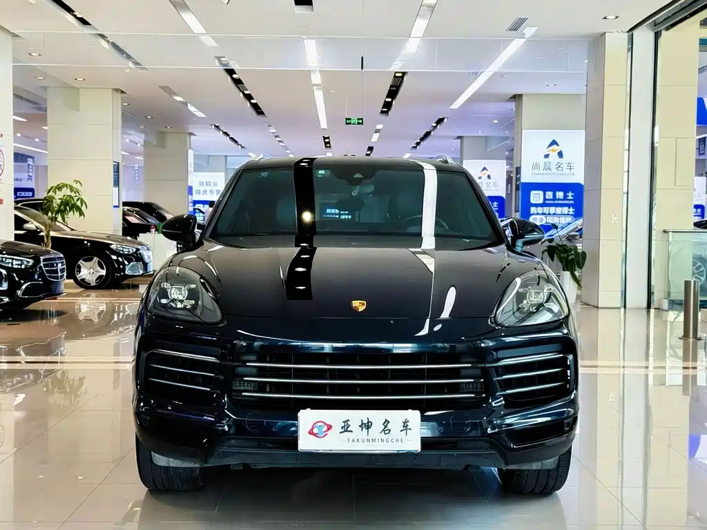Porsche Cayenne 2019 — фото 1