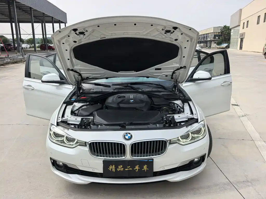 BMW 3 Series 2017 — фото 20