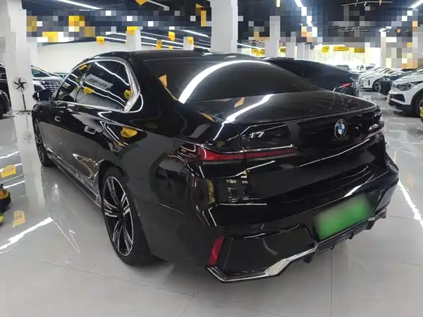 BMW i7 2023
