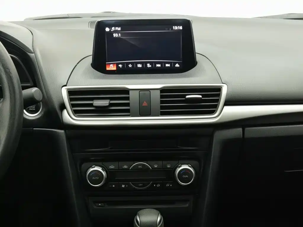Mazda 3 Axela 2017 — фото 12