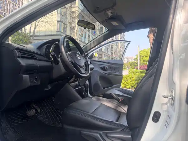 Toyota Yaris L 2020