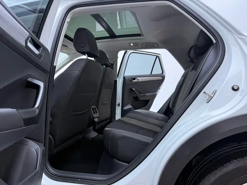 Volkswagen T-Roc 2023