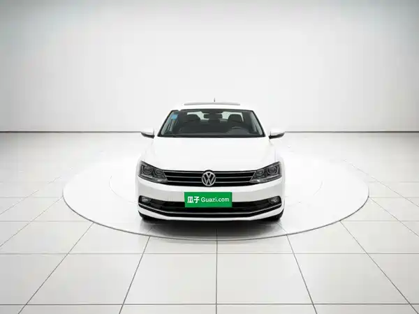 Volkswagen Sagitar 2016