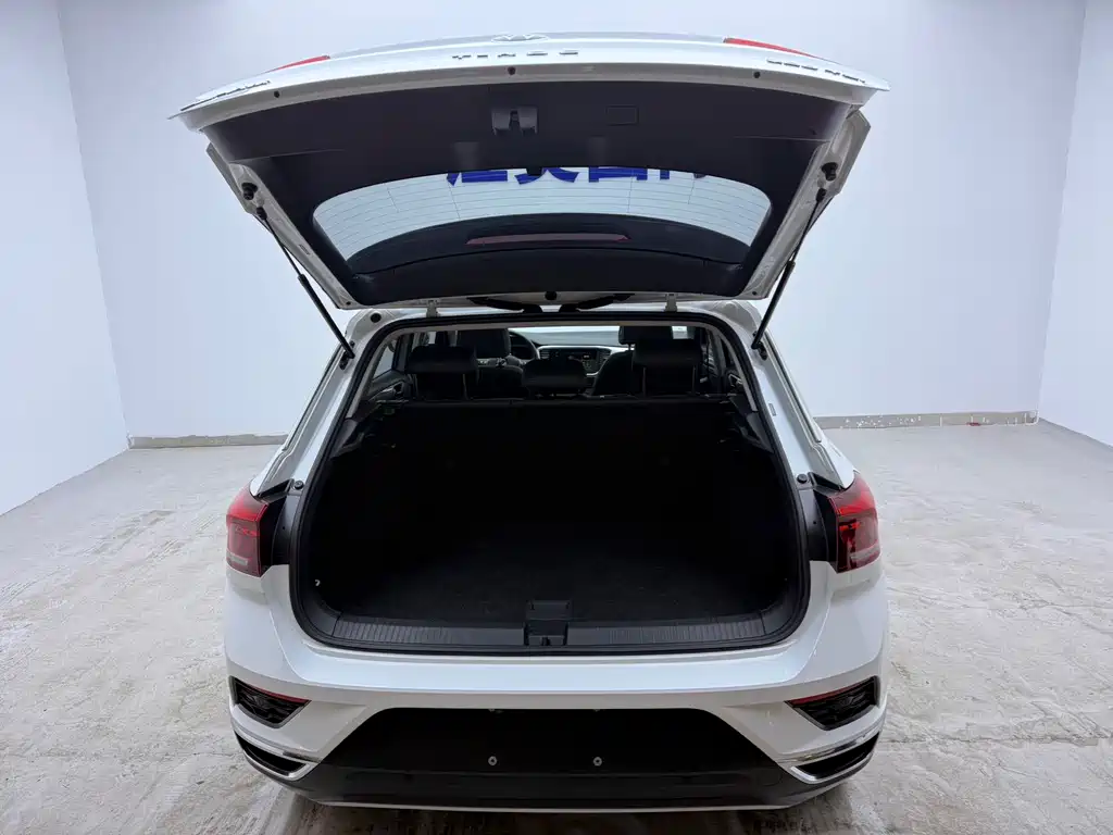 Volkswagen T-Roc 2023 — фото 19