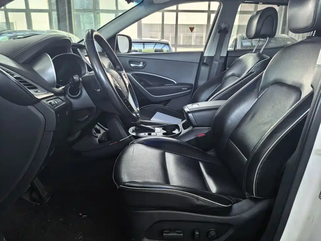 Hyundai Santa Fe 2019 — фото 6