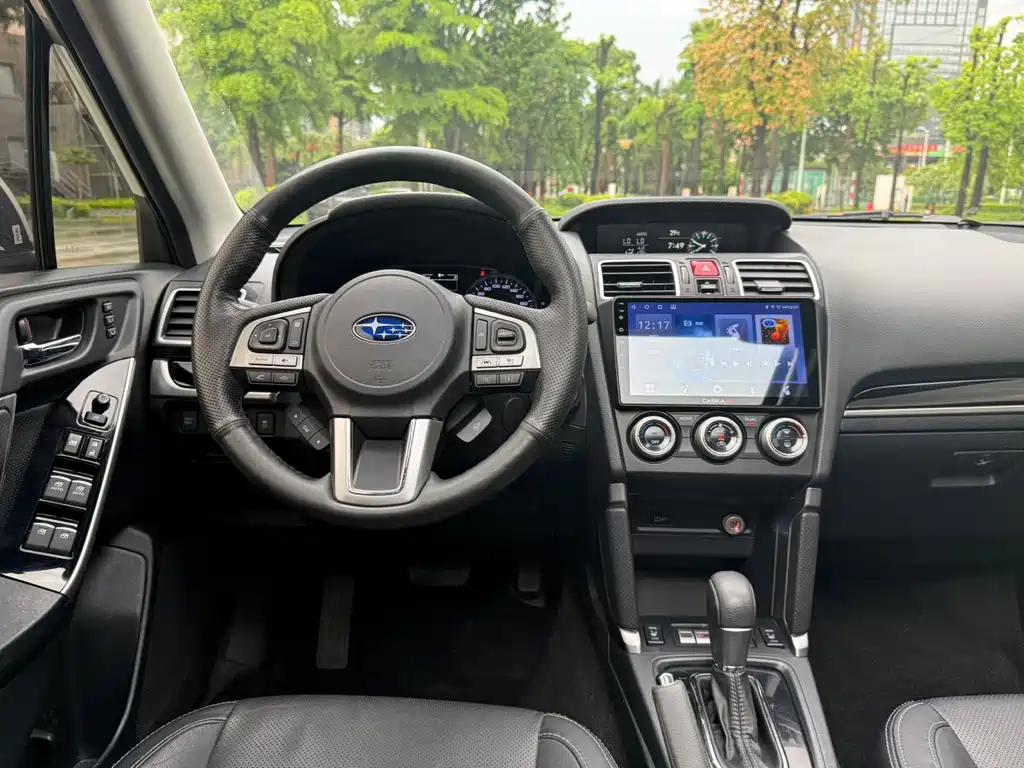 Subaru Forester 2018 — фото 10