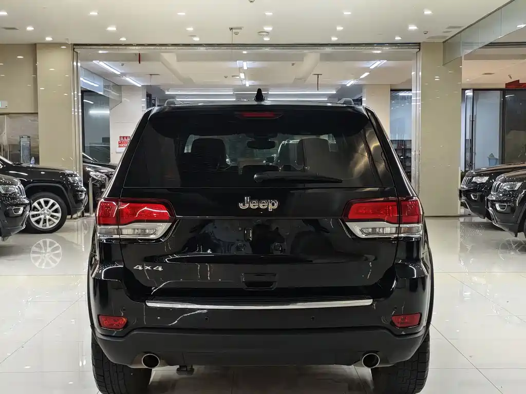 Jeep Grand Cherokee 2021 — фото 16