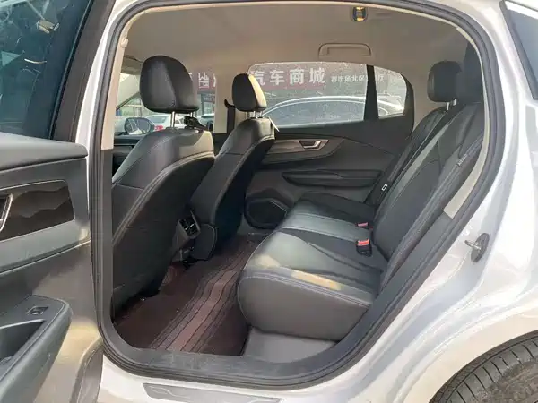 Hongqi E-QM5 2024