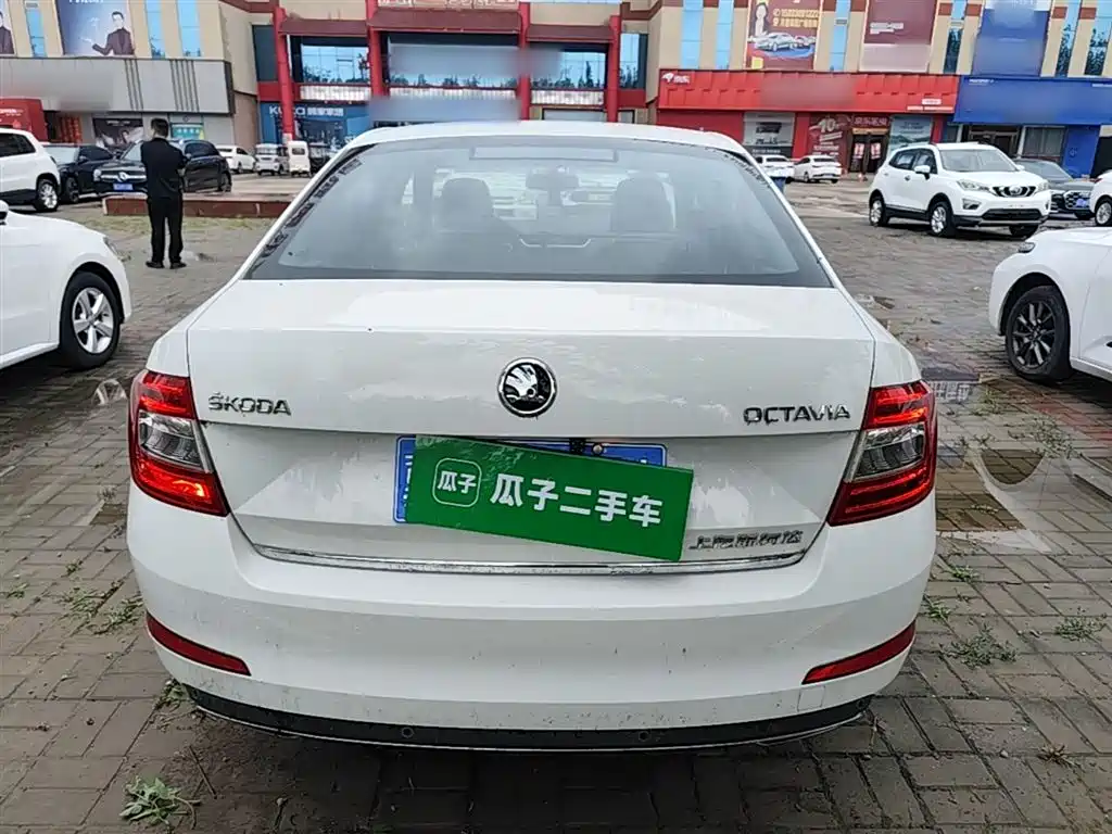 Skoda Octavia 2017 — фото 6