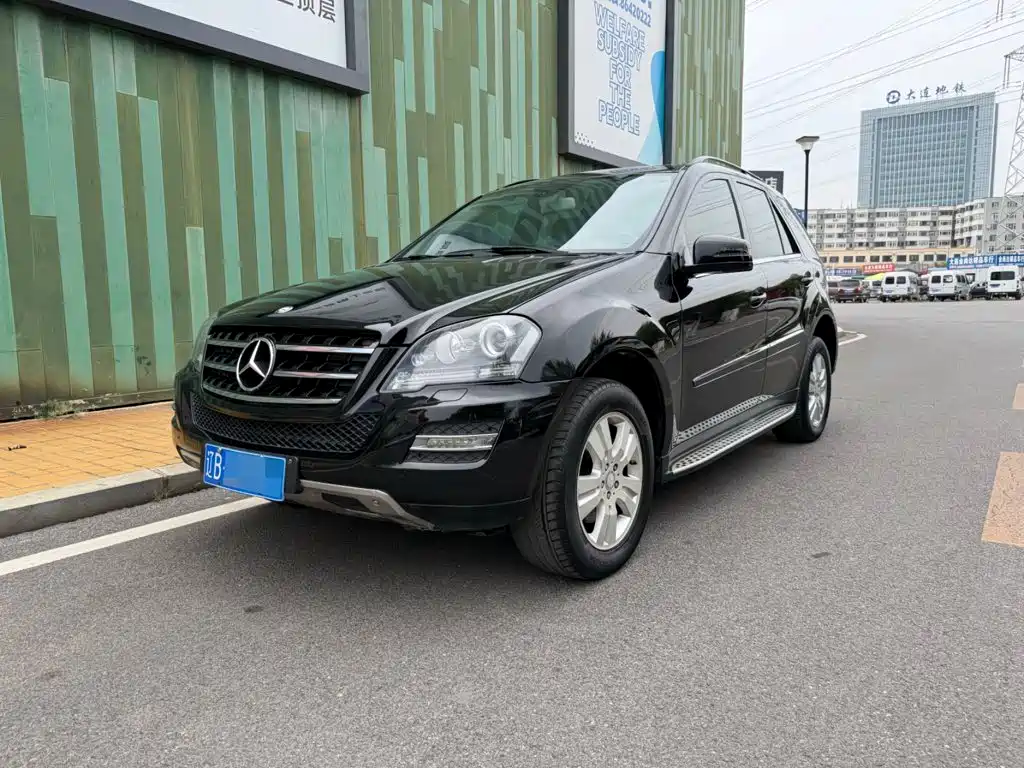 Mercedes-Benz M-Class 2011