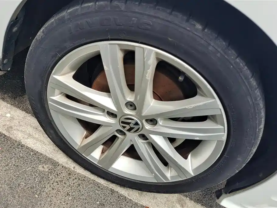 Volkswagen Sagitar 2019